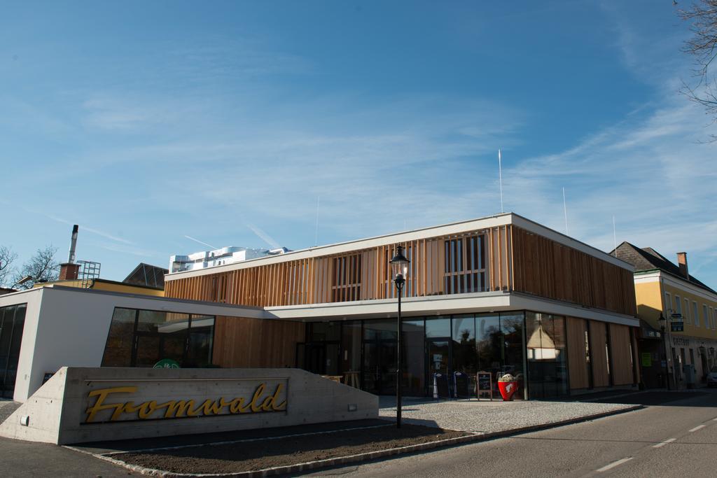 Hubertushof Fromwald Hotel Und Gasthof Bad Fischau الغرفة الصورة