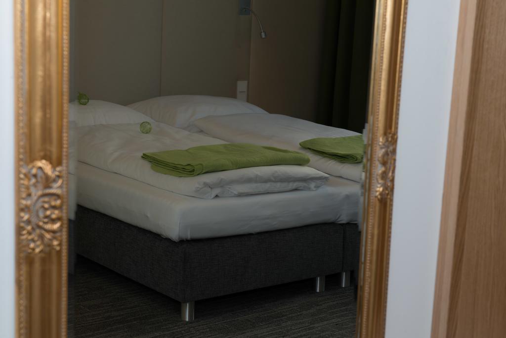 Hubertushof Fromwald Hotel Und Gasthof Bad Fischau الغرفة الصورة