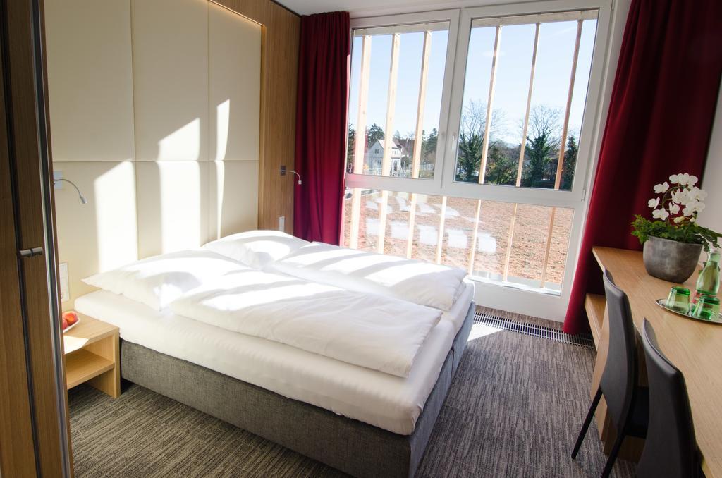 Hubertushof Fromwald Hotel Und Gasthof Bad Fischau المظهر الخارجي الصورة
