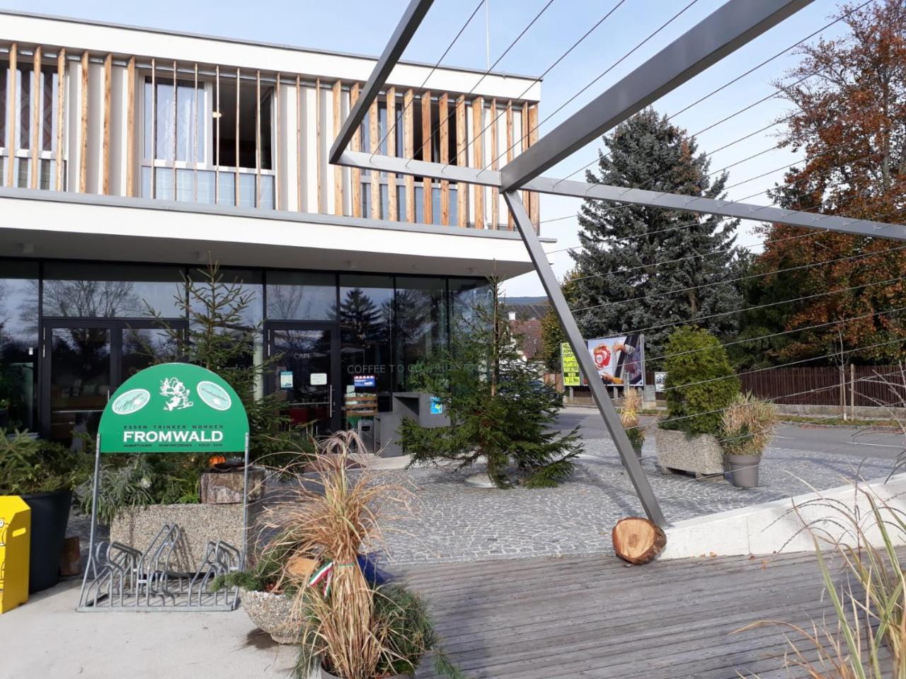 Hubertushof Fromwald Hotel Und Gasthof Bad Fischau المظهر الخارجي الصورة